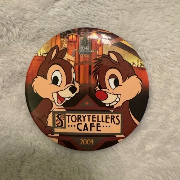 Disney Storytellers Cafe 2004 Chip 'n' Dale Decorative Button - Picture 2 of 2